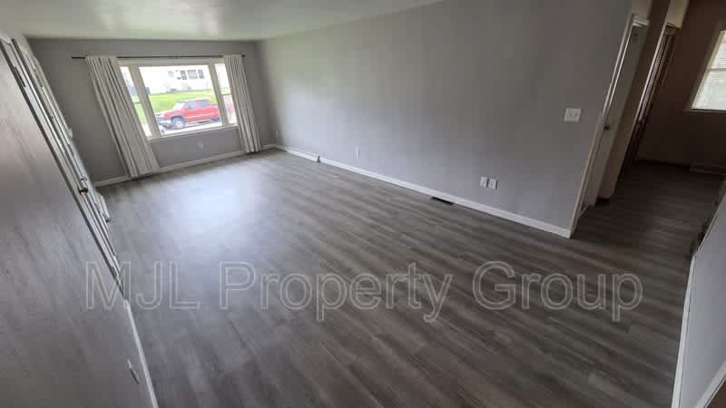 1512 Robeson Ave. – photo 5