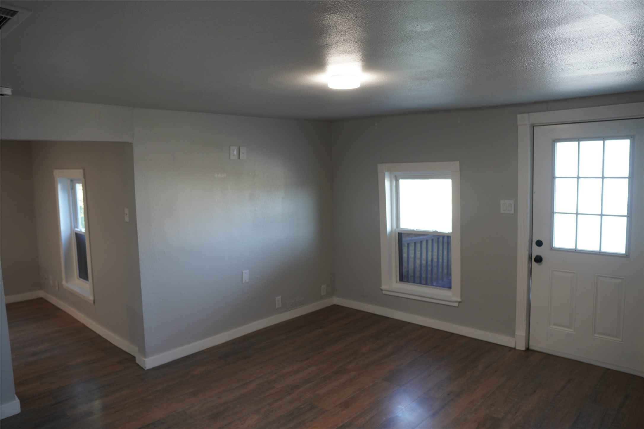 207 N Illinois Street – photo 4