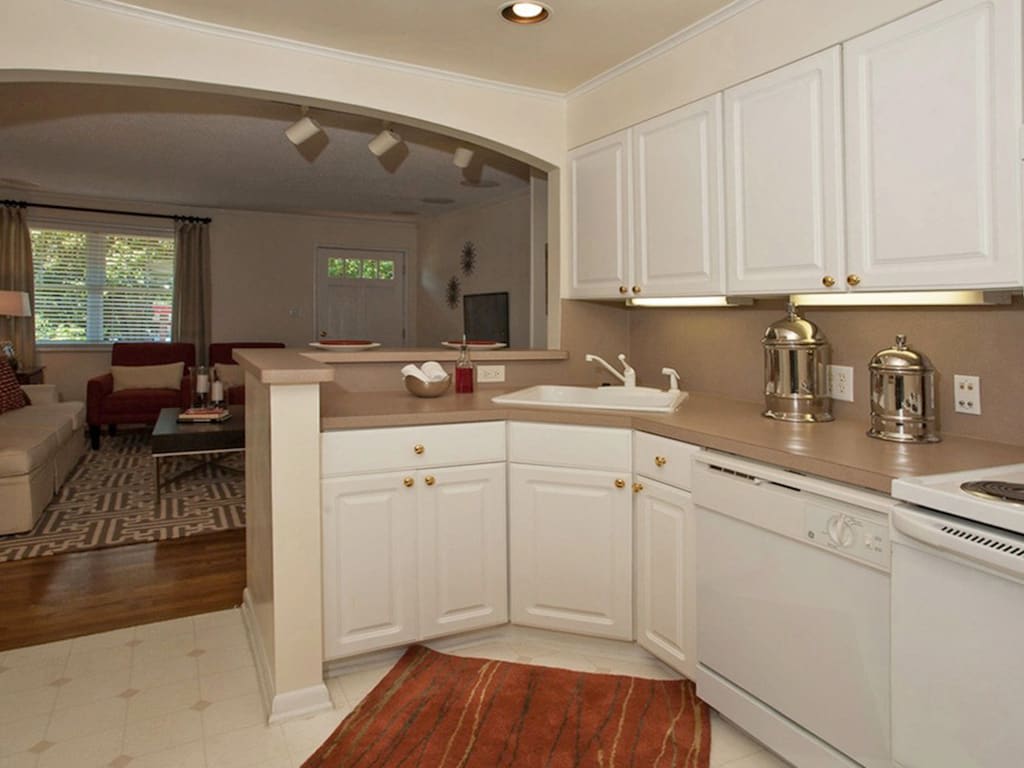 Glen Lennox Apartments – photo 5