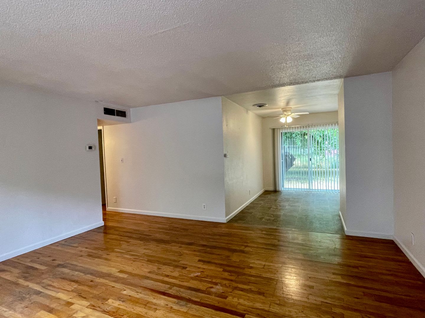 2 BED 1.5 BATH SINGLE DUPLEX – photo 3