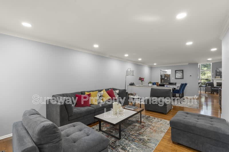 2028 Greenes Way Circle – photo 4