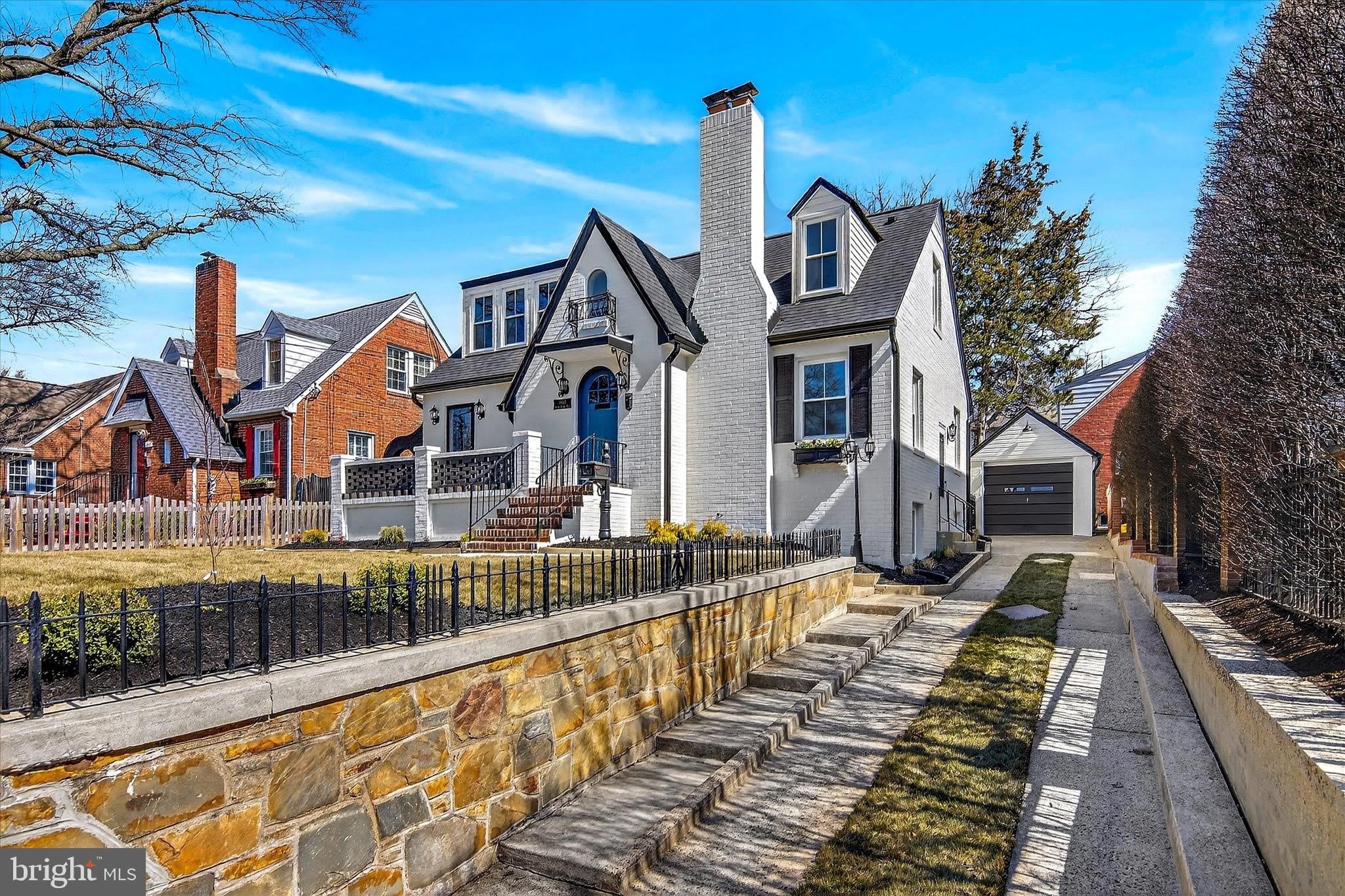 1607 N Glebe Road – photo 1
