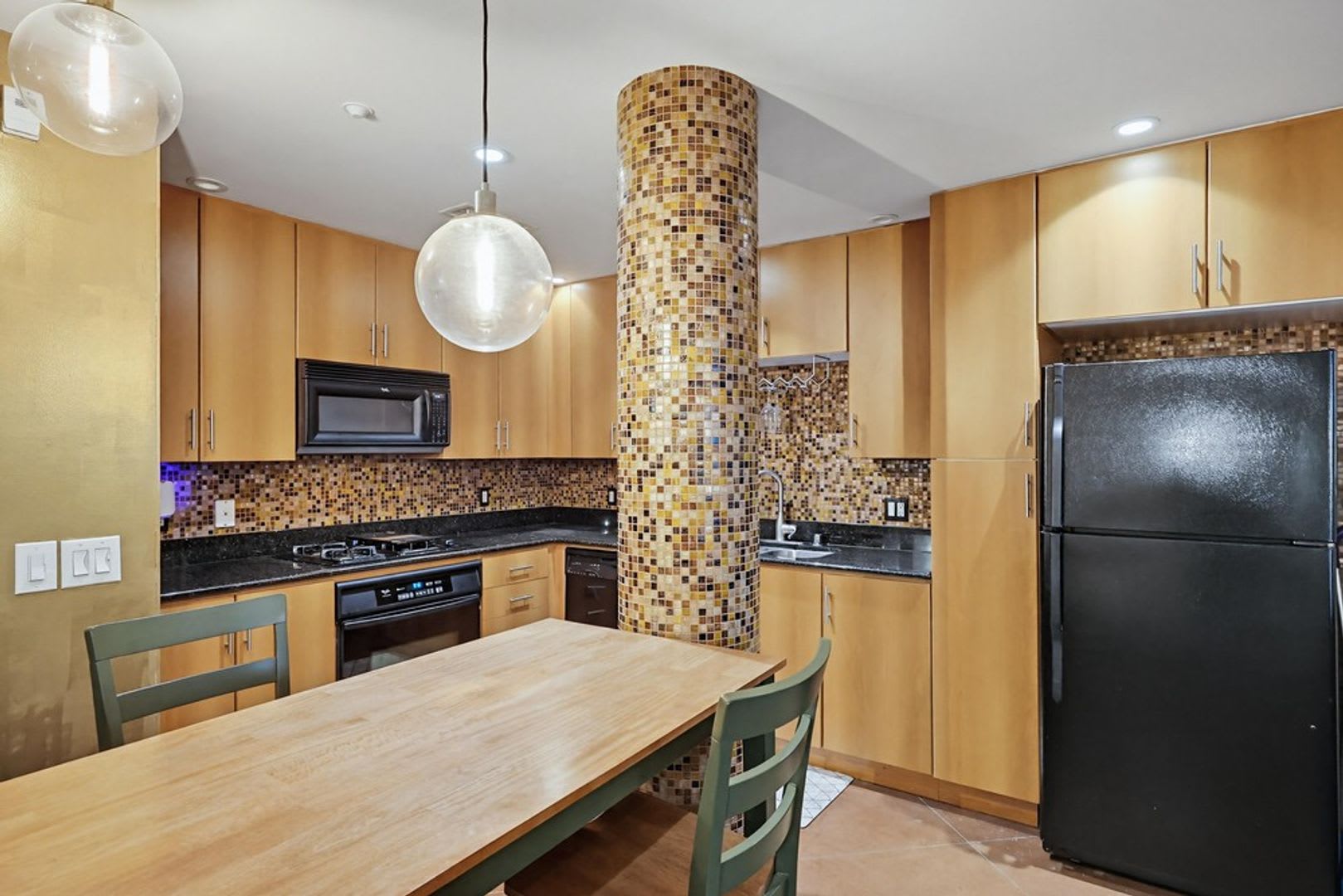 1 000 Move In Special Modern Industrial Condo In The Heart Of Downtown San Diego Walk To Petco Park Waterfront – photo 3