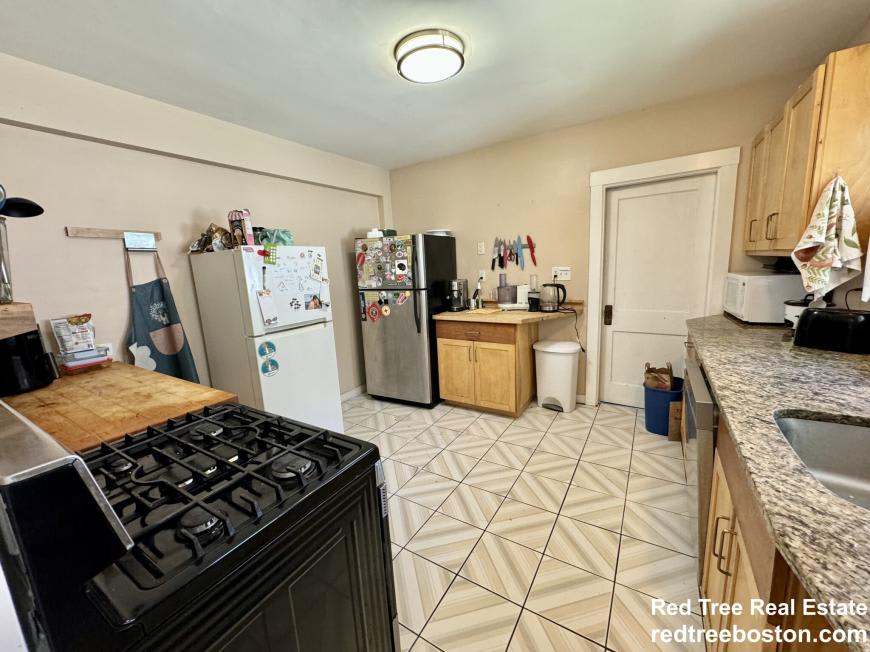 39 Westford St. – photo 2