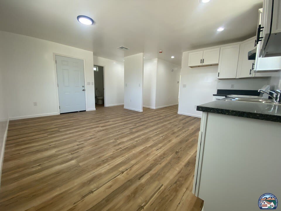 1225 C N Perry Rd – photo 2