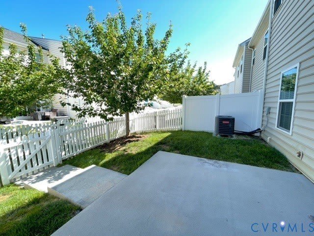 8107 Creekside Village Drive – photo 5