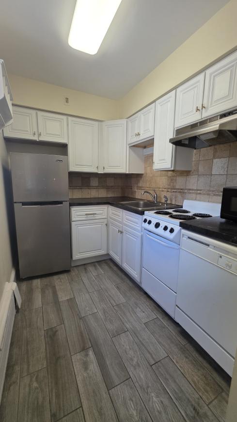 789 East Broadway – photo 1