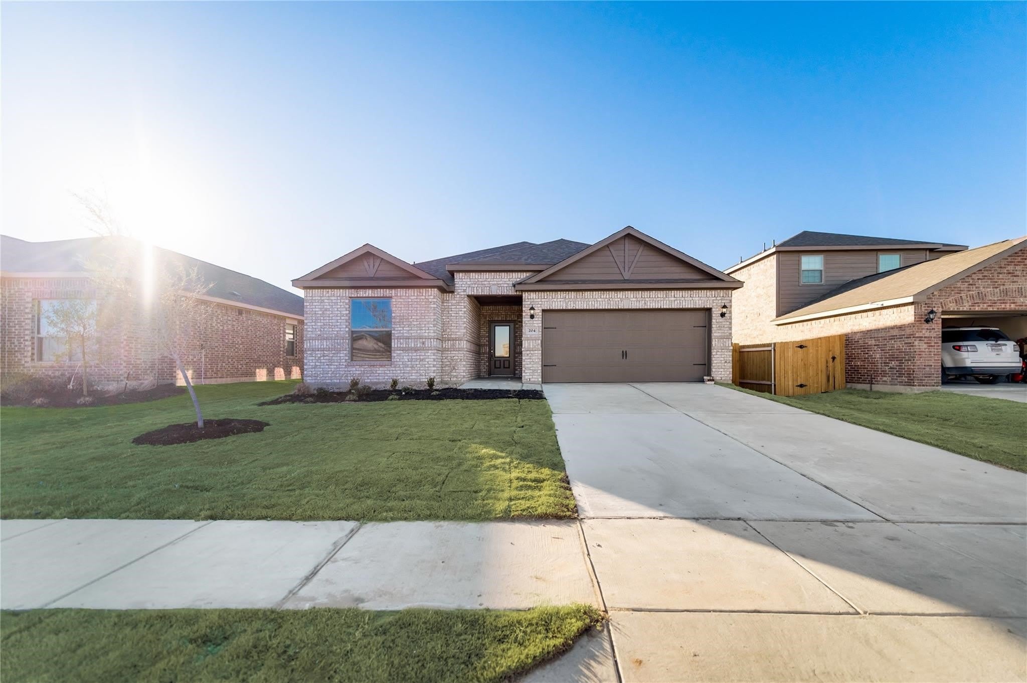 204 Lake Ridge Drive – photo 1