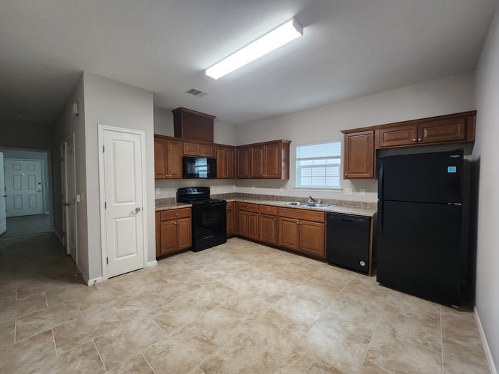 15564 Palmira Avenue – photo 5