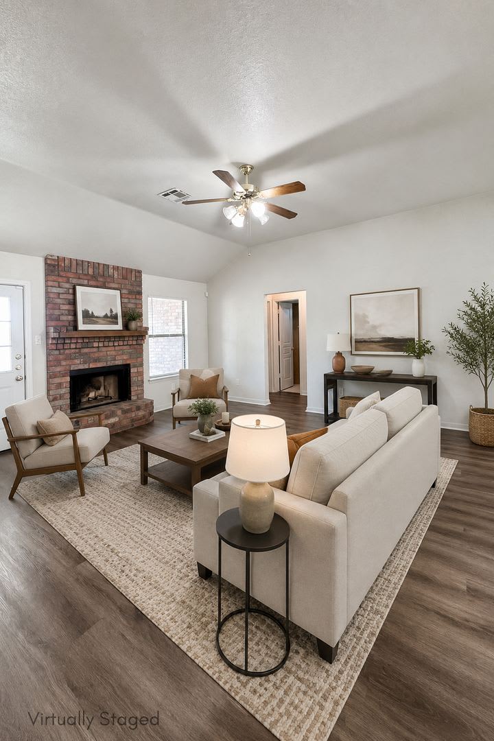 Inviting 3 Bedroom 2.25 Bath home in Hymesa Estates! – photo 2