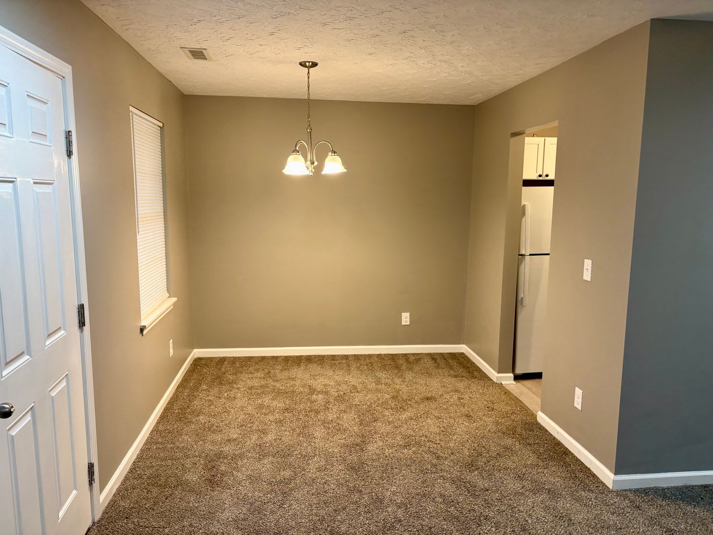 Two Bedroom Condo For Rent – photo 1