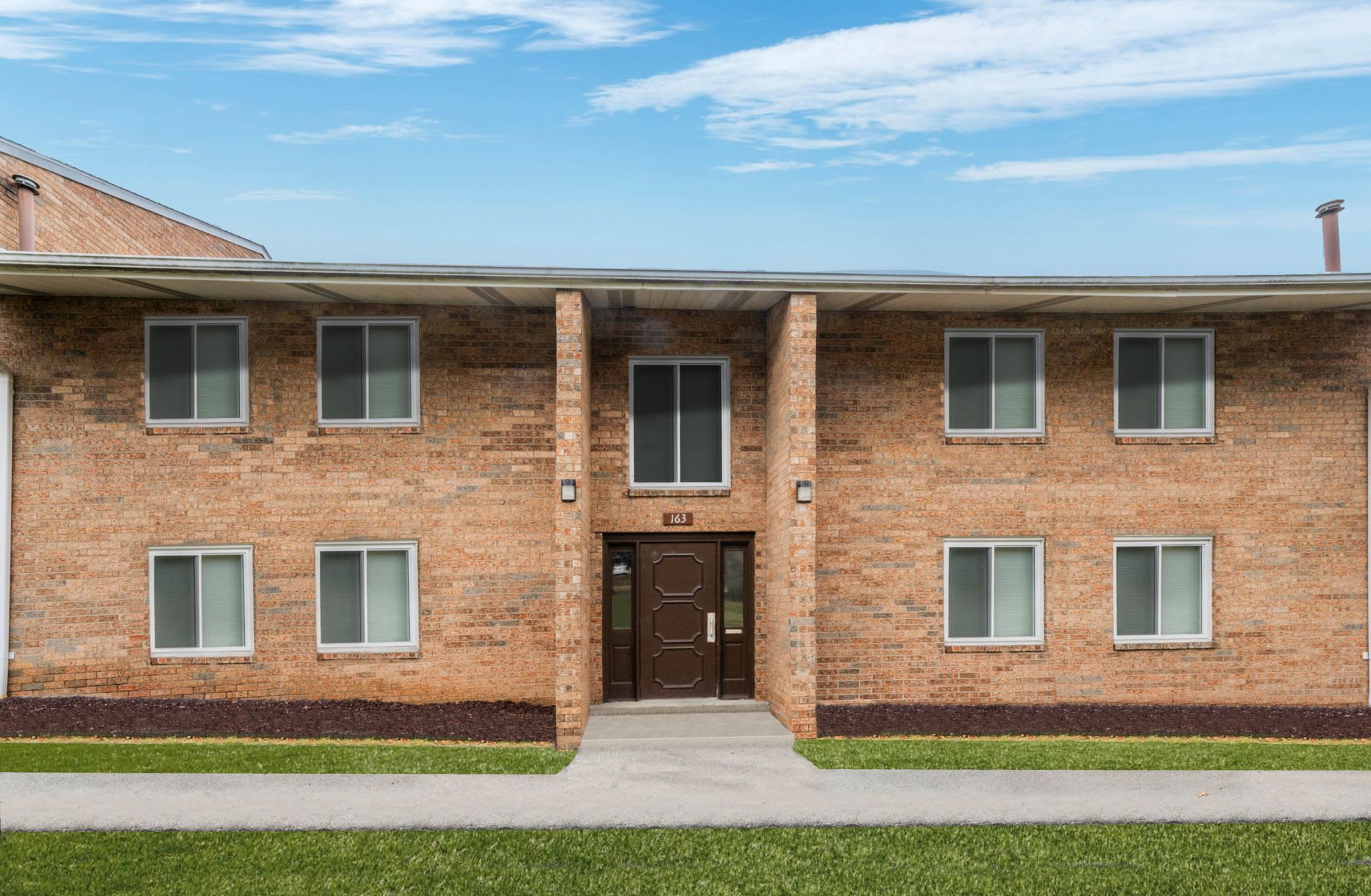Landmark Apartments – photo 2