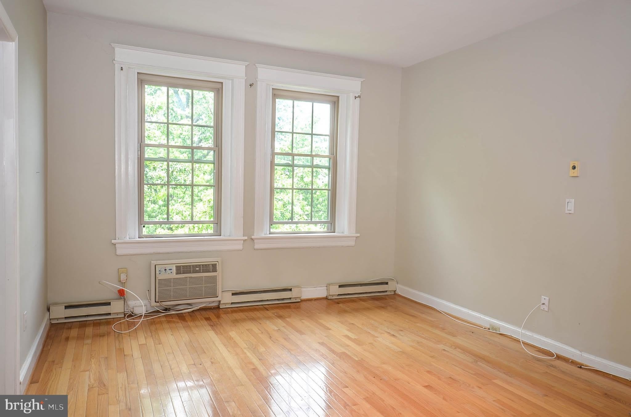 2010 KALORAMA Road NW – photo 5