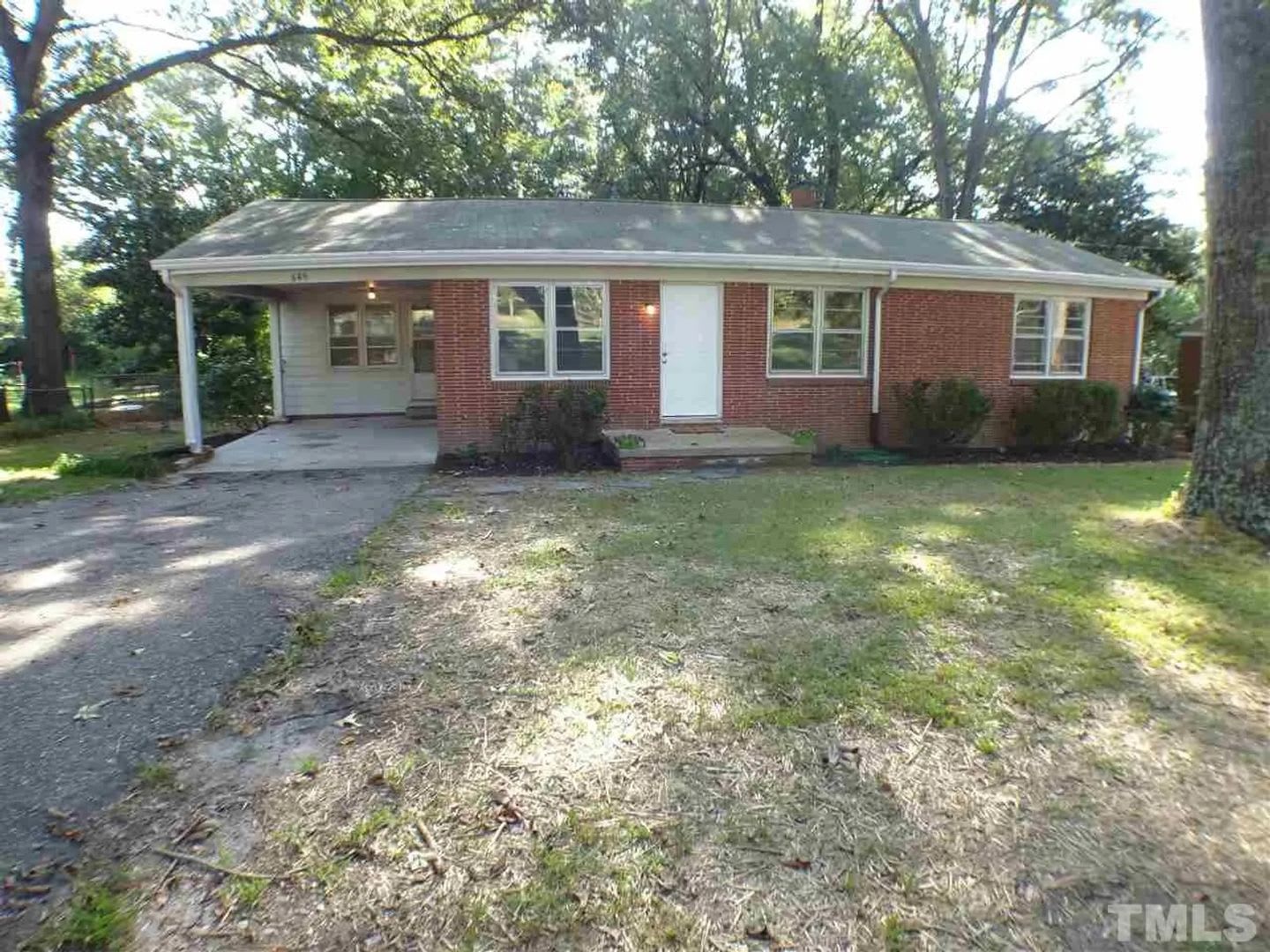 Room In 3 Bedroom Home At Sunnybrook Dr – photo 2