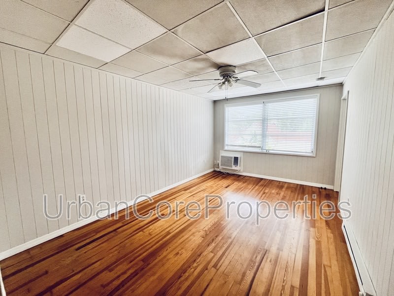 1233 Oak St Ne – photo 2