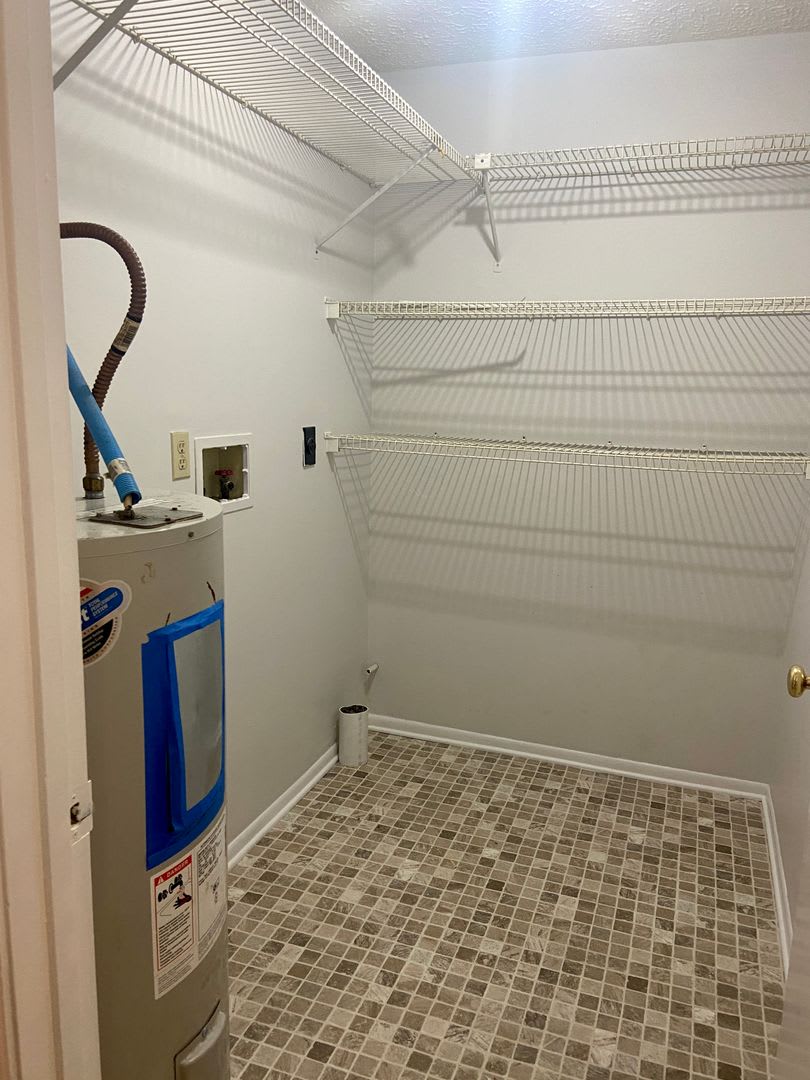 Cute 2 bedroom 1 Bath apartment! – photo 2