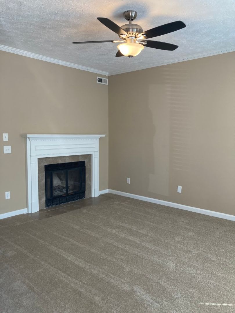 Beautifully Renovated Townhome – photo 3