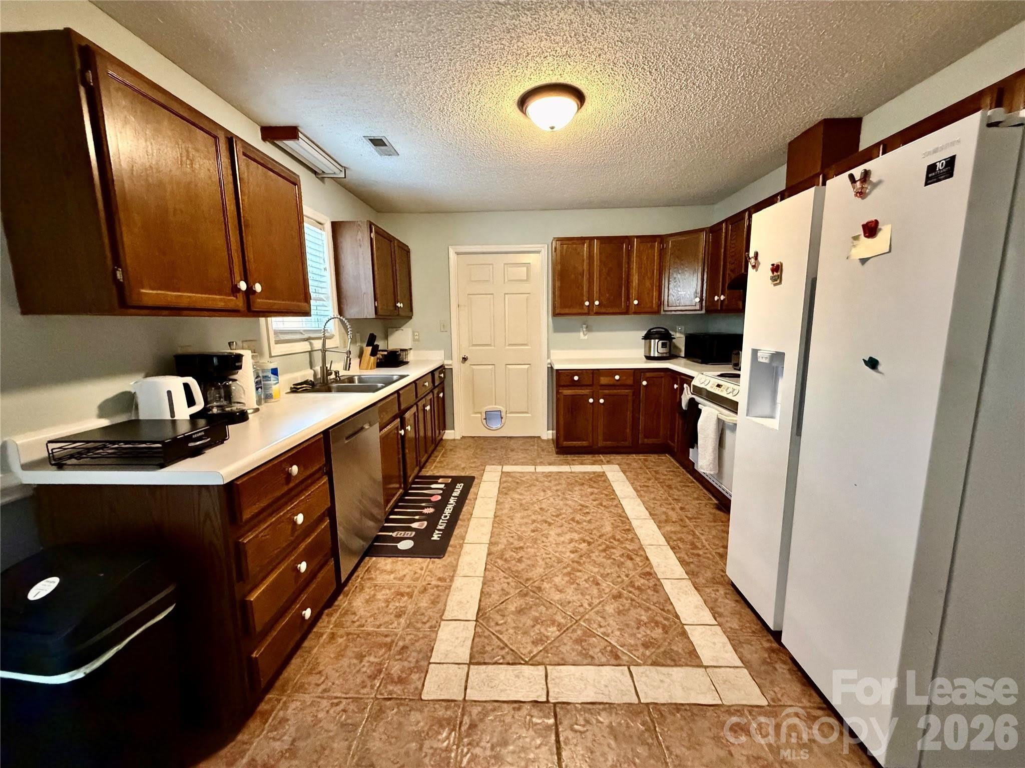 2809 Faircroft Way – photo 5