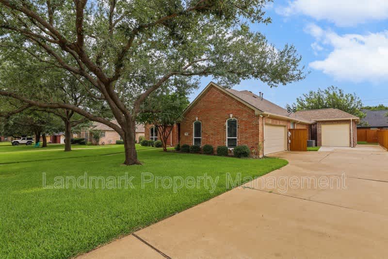 1612 Twin Oaks – photo 2