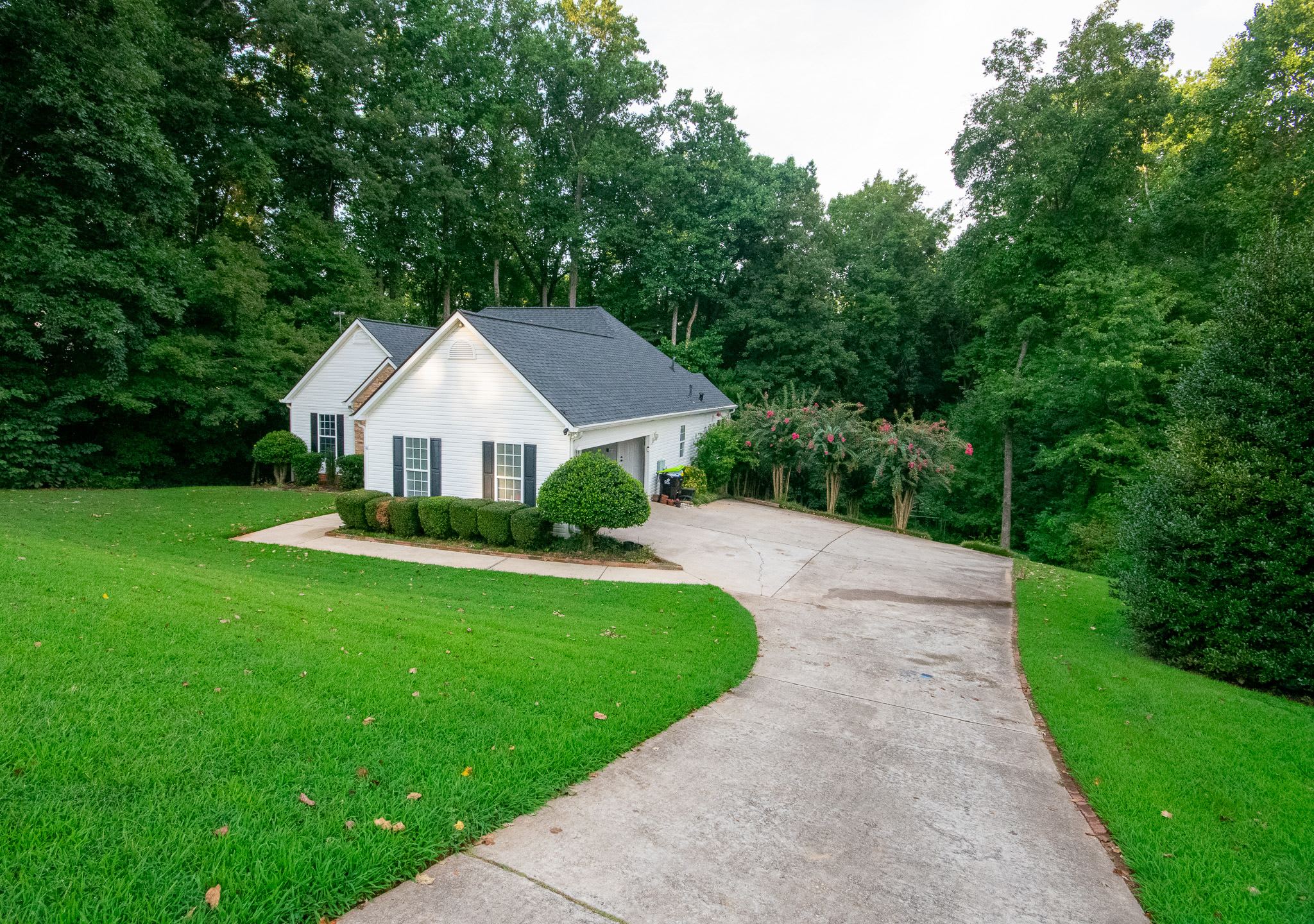 275 Bridgewater Lane – photo 2