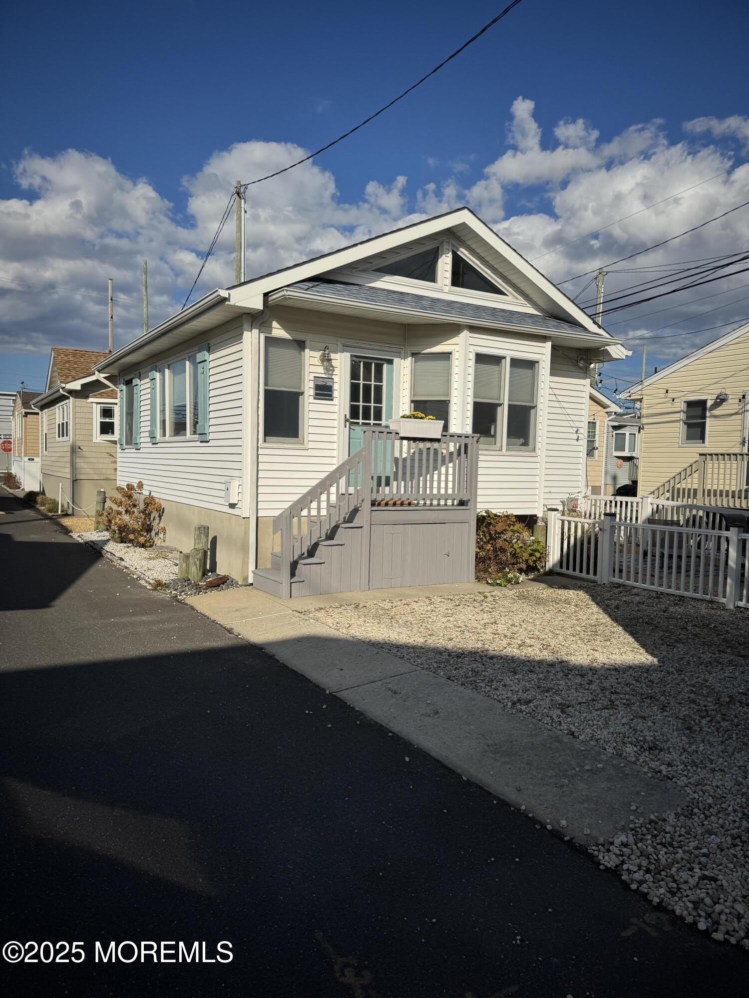 120 W Chadwick Way – photo 1
