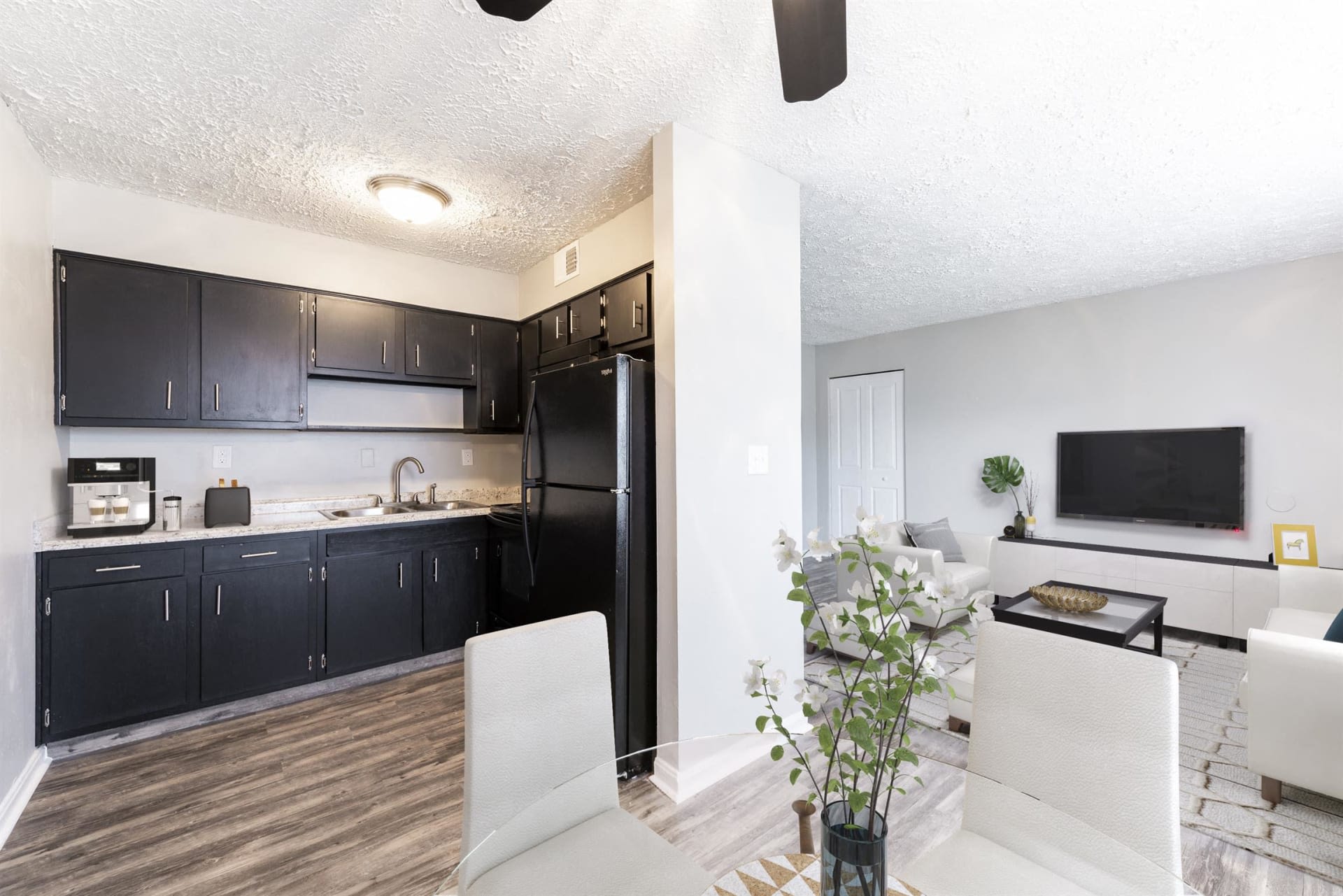 Maplewood Apartments – photo 1