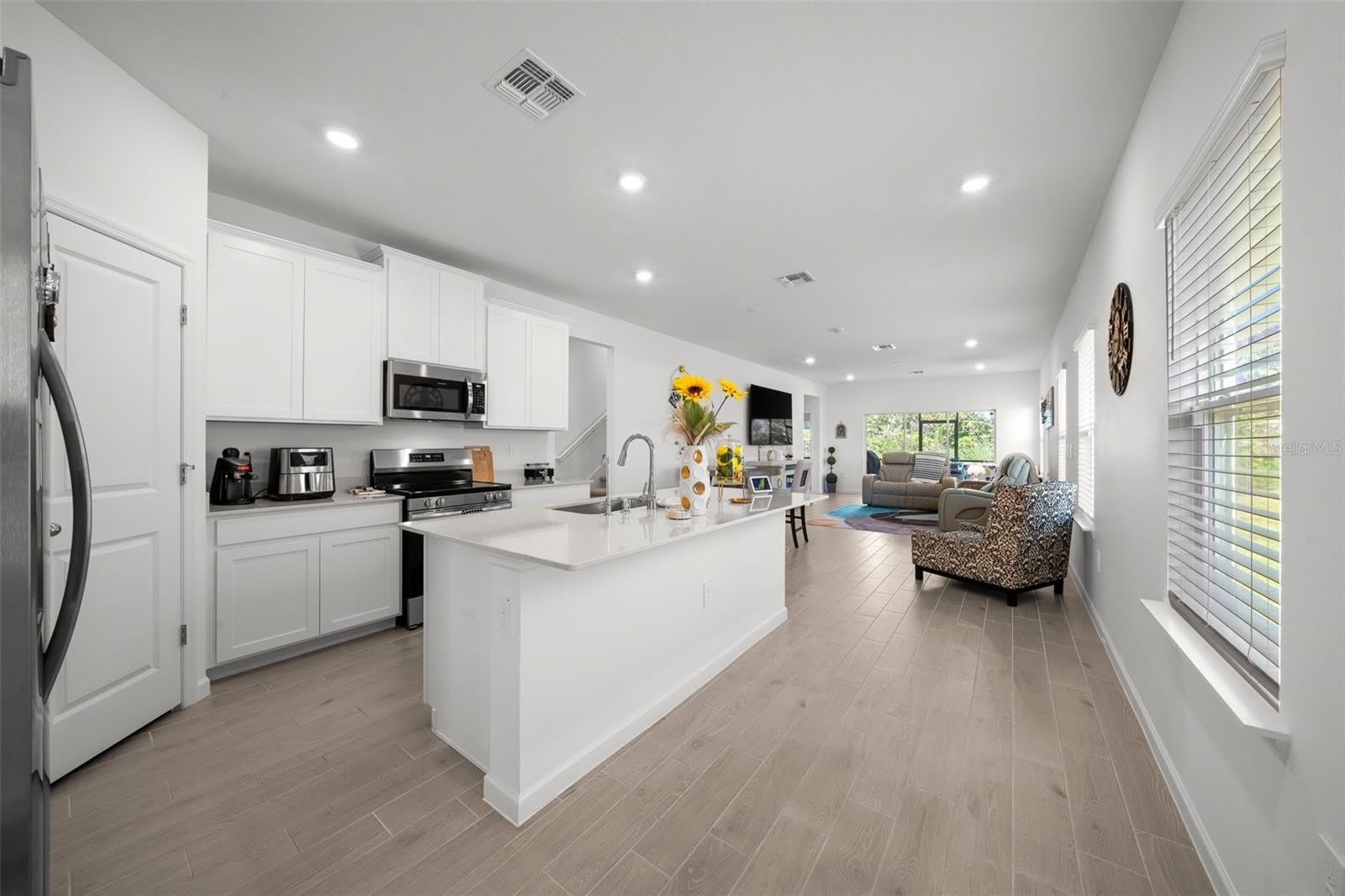 3902 NE 30TH Terrace – photo 5