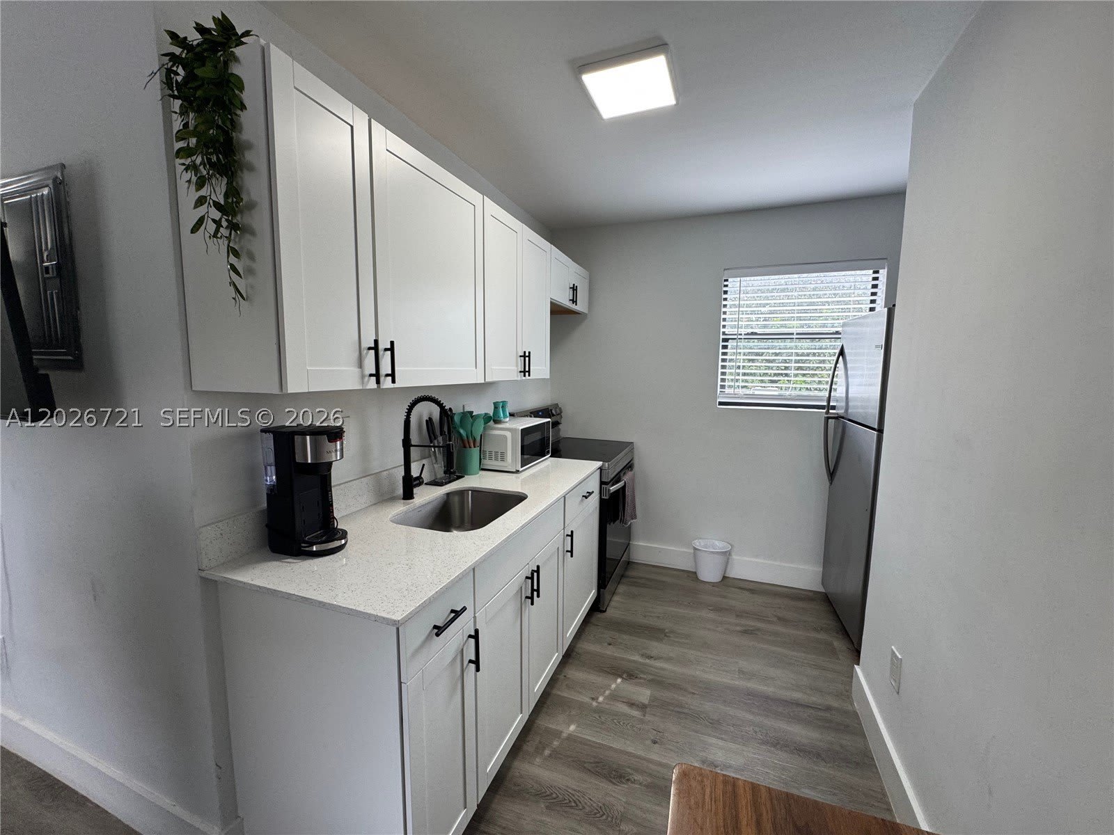 584 Nw 30Th St – photo 2
