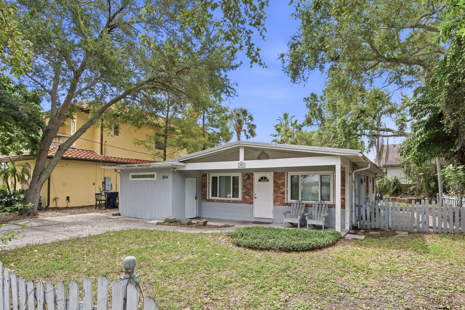 Great 4BR/2BA South Tampa home with Large fenced yard. – photo 2