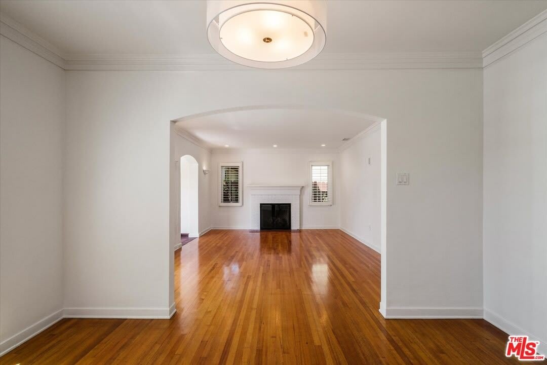 627 26th St – photo 5