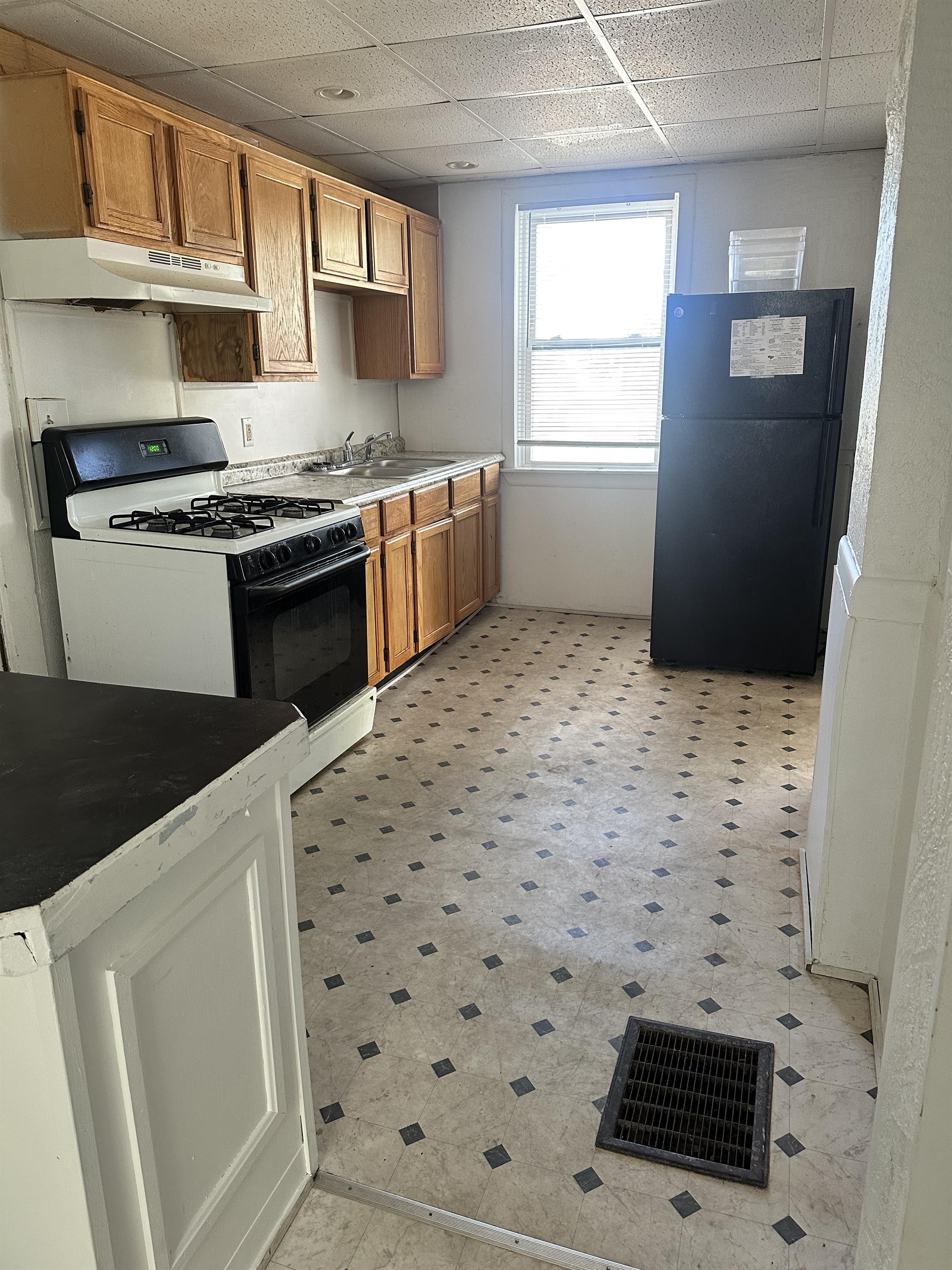 1162 East 25th Street – photo 3