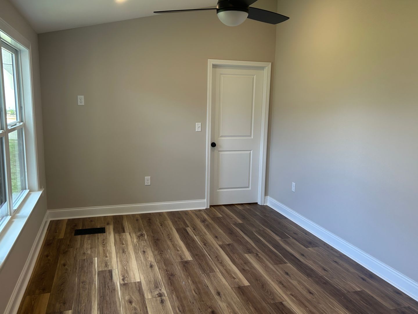 1215 Rogers Road – photo 4