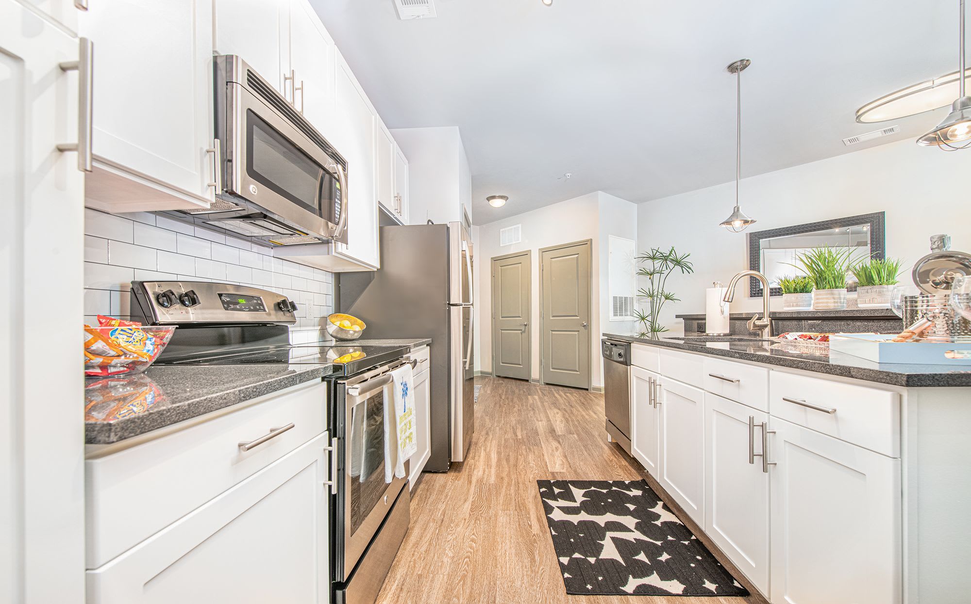 400 Rhett – photo 1
