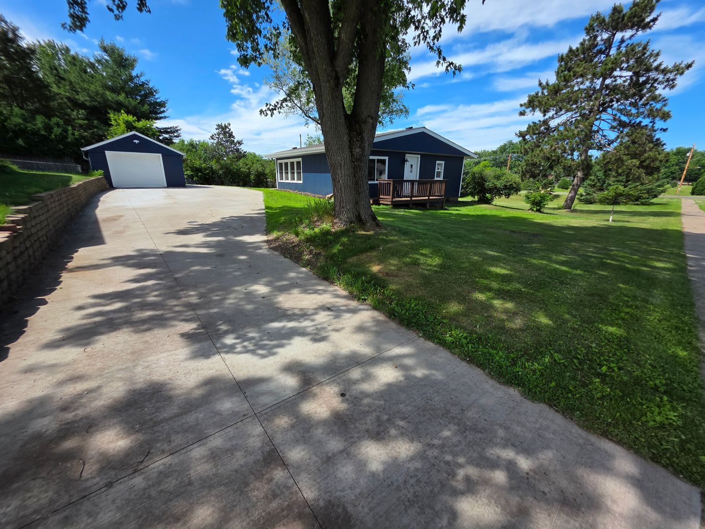 1300 2Bd 1Ba 1717 Necessity Street Available 09 01 2026 – photo 2