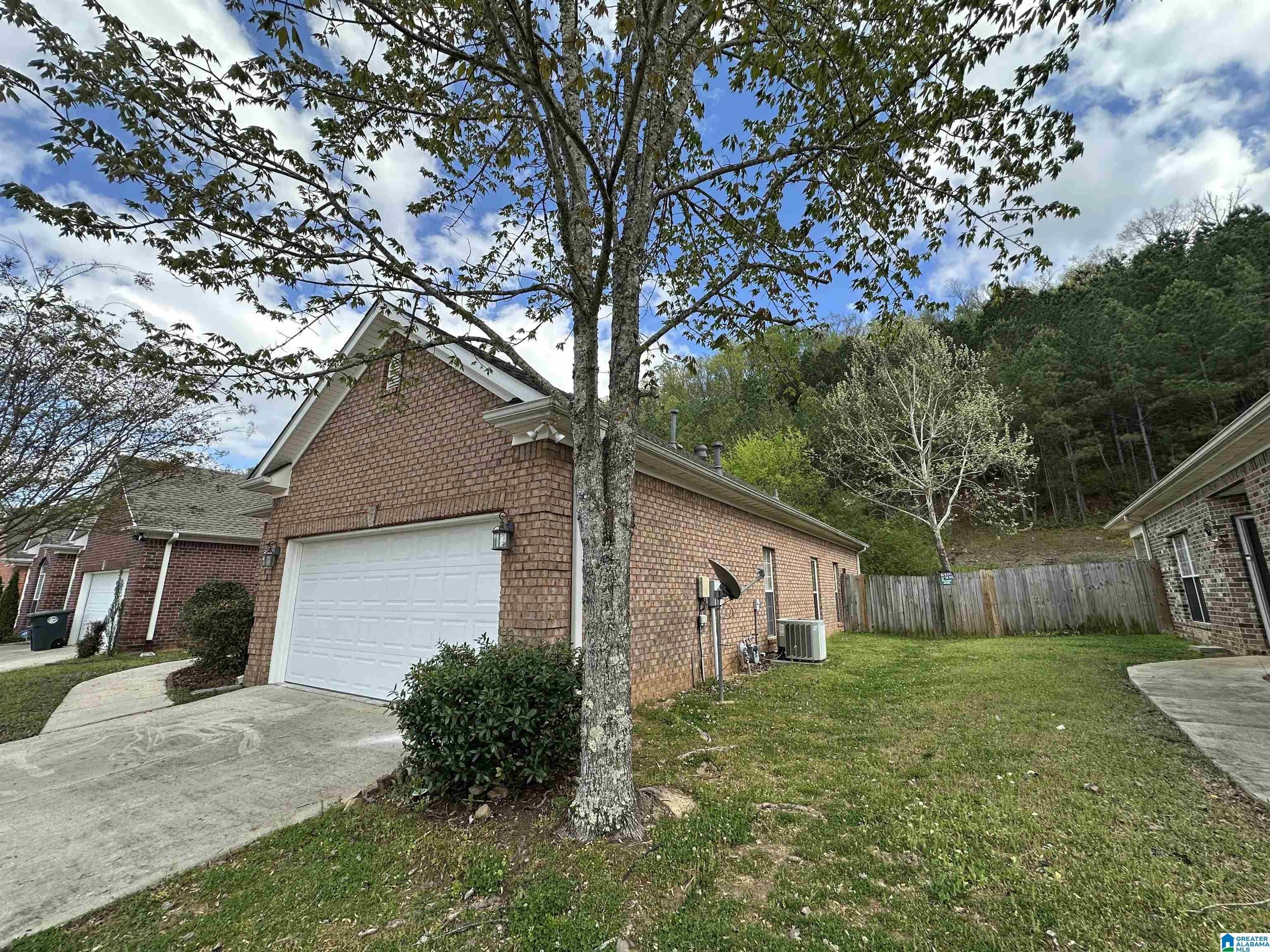 1103 Castlemaine Drive – photo 3