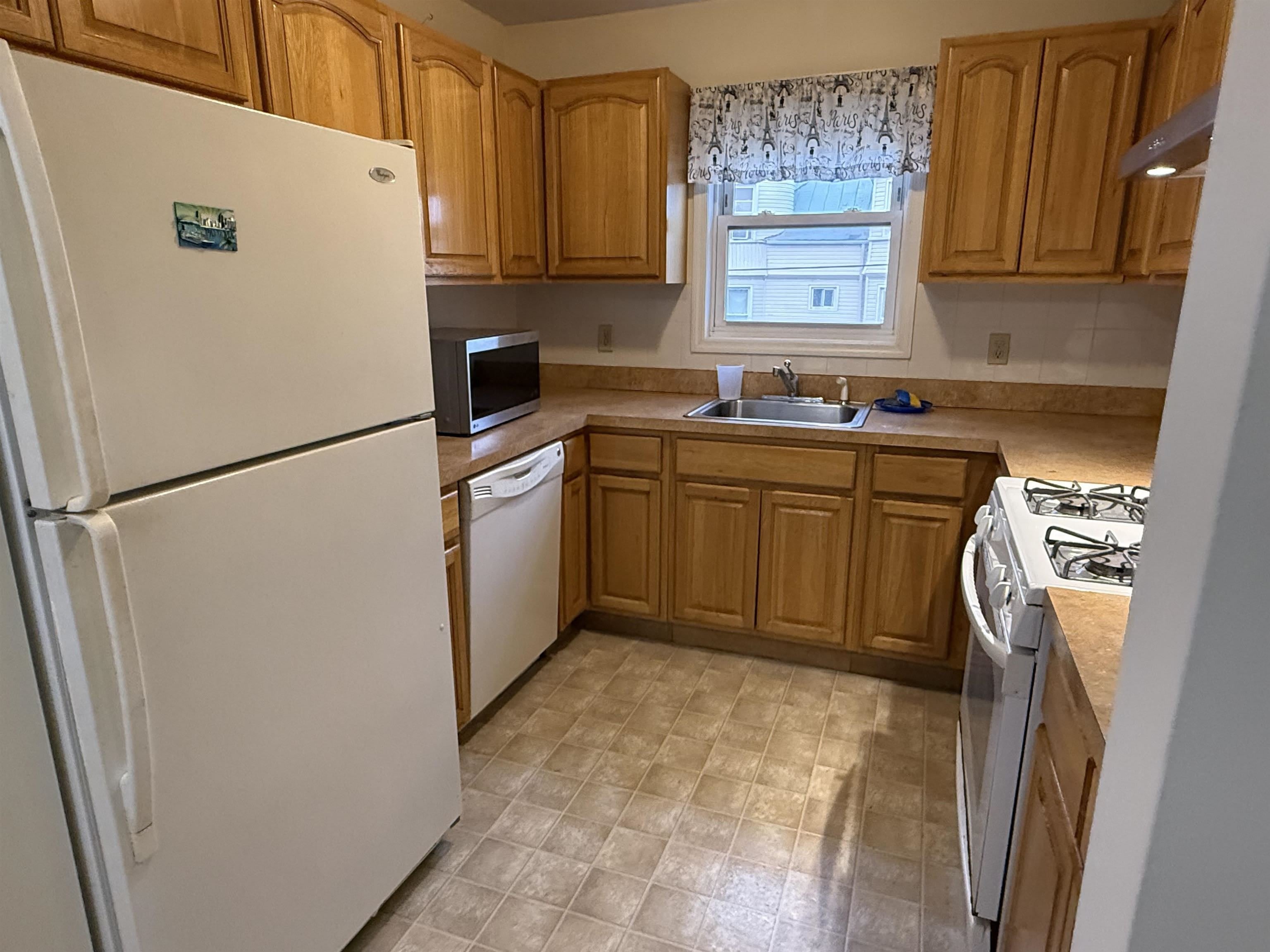 408 ELLISON ST – photo 2