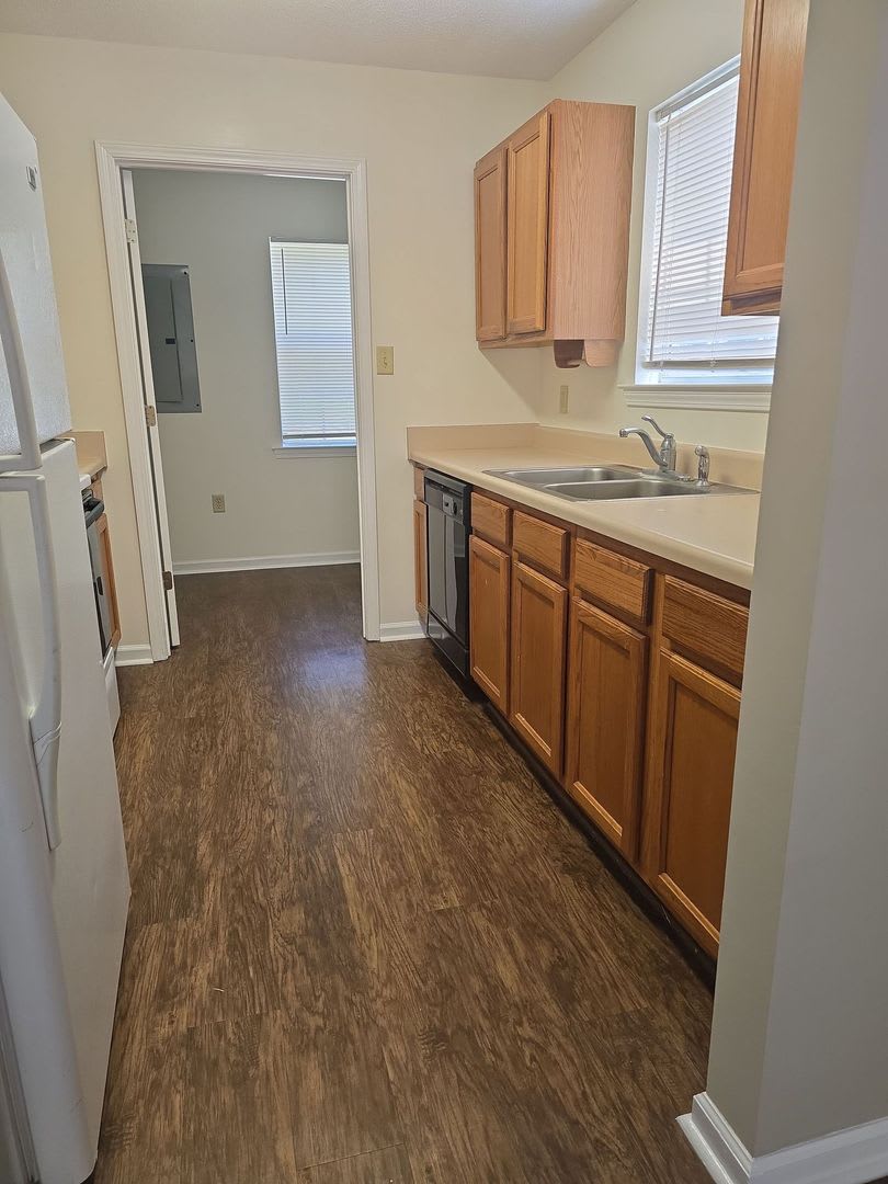 Savannah 2 Bed Townhome for Rent – photo 4