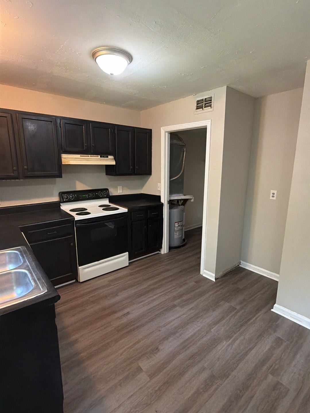 807 Holder Court – photo 3
