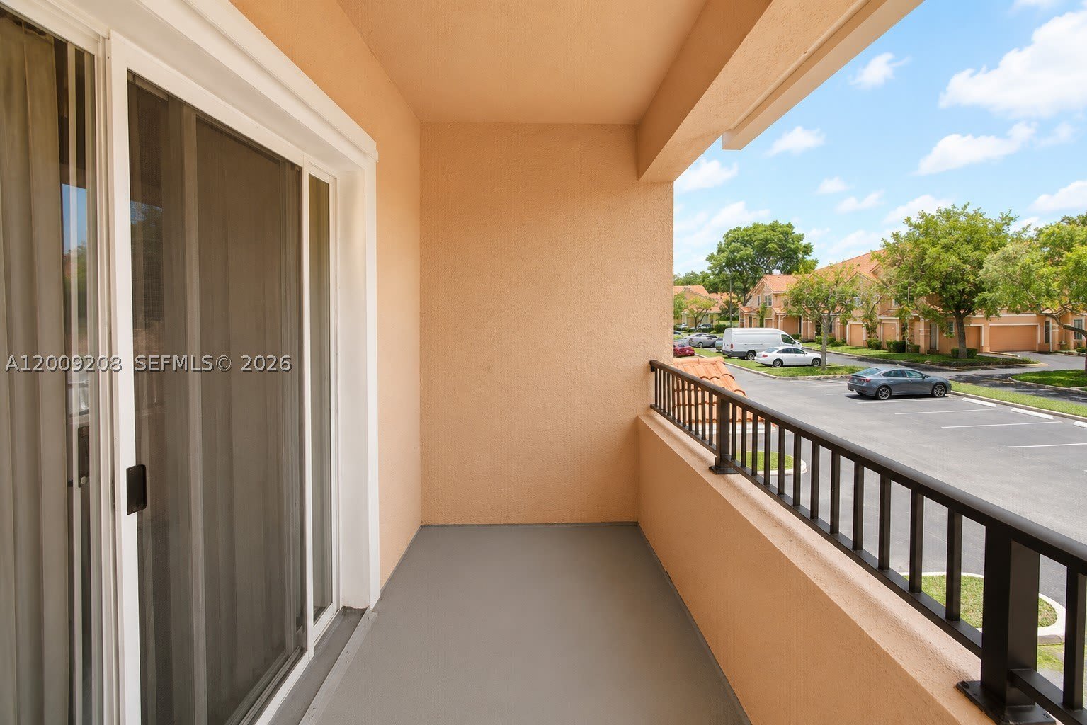 1002 Belmont Ln – photo 3