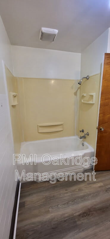1603 Broadway St – photo 5