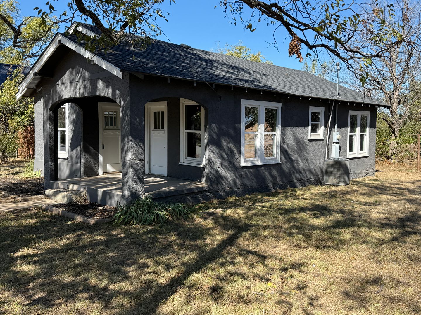 Newly Remodeled Home in Coleman – photo 3