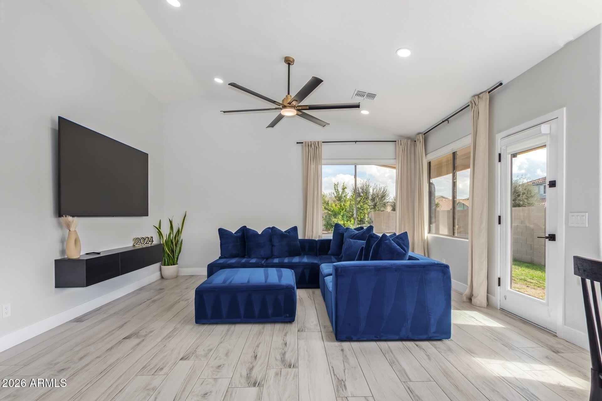 16019 W LINDEN Street – photo 4