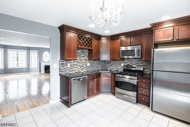 49 Stuyvesant Ave – photo 4