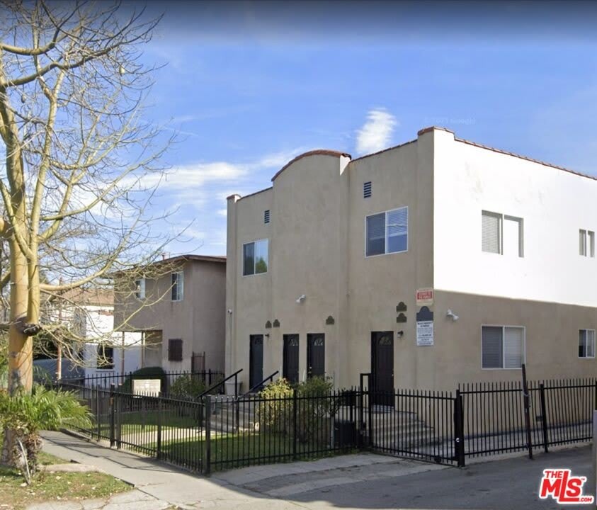 1818 1/2 S La Brea Ave – photo 1