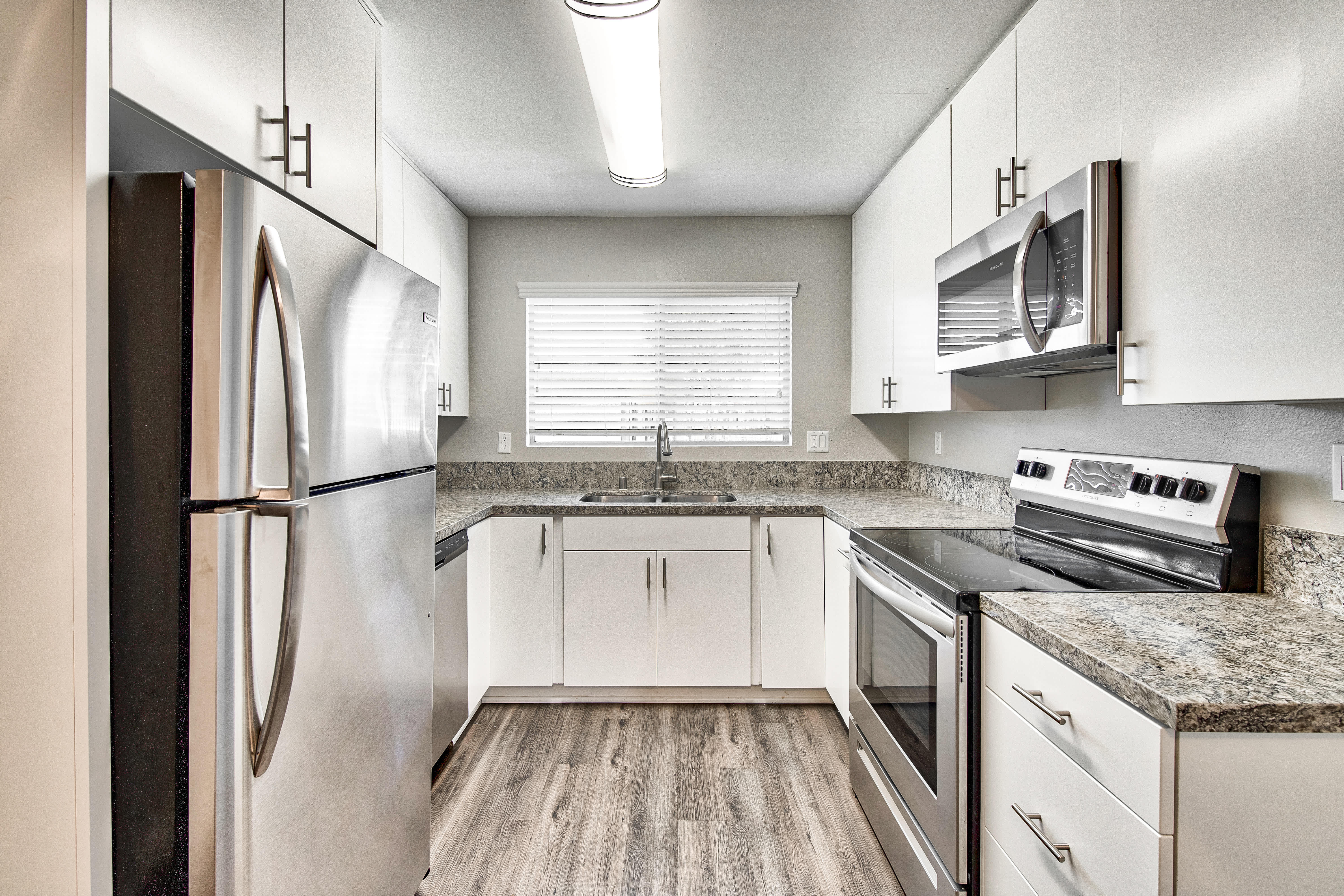 Monterey Apartments – photo 2
