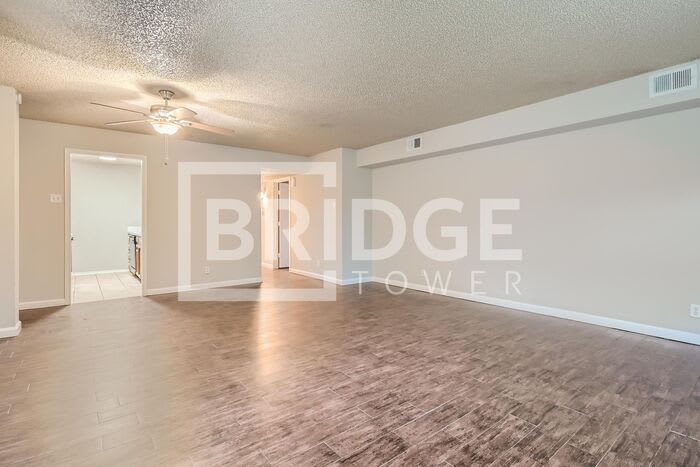 806 Prairie Creek Drive – photo 2