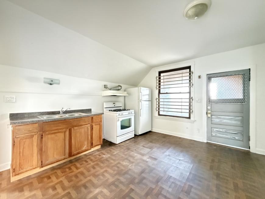 1609 McVicker – photo 3