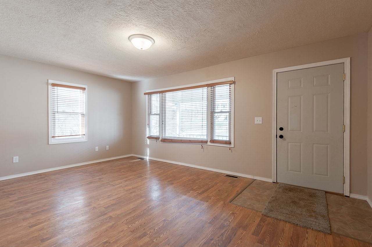 2301 S Milton Dr – photo 1