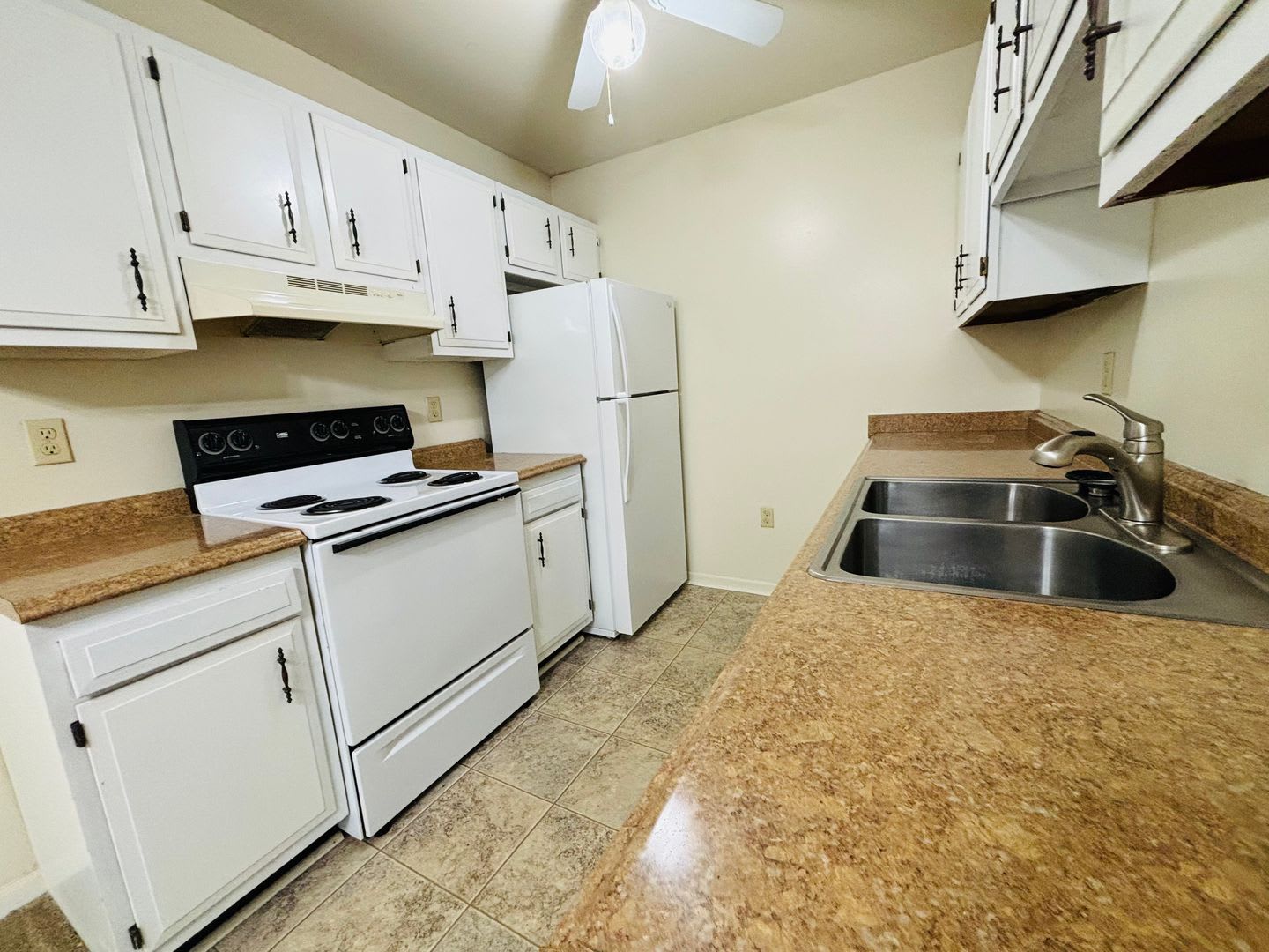 3 Bedroom 1 Bath Condo – photo 3