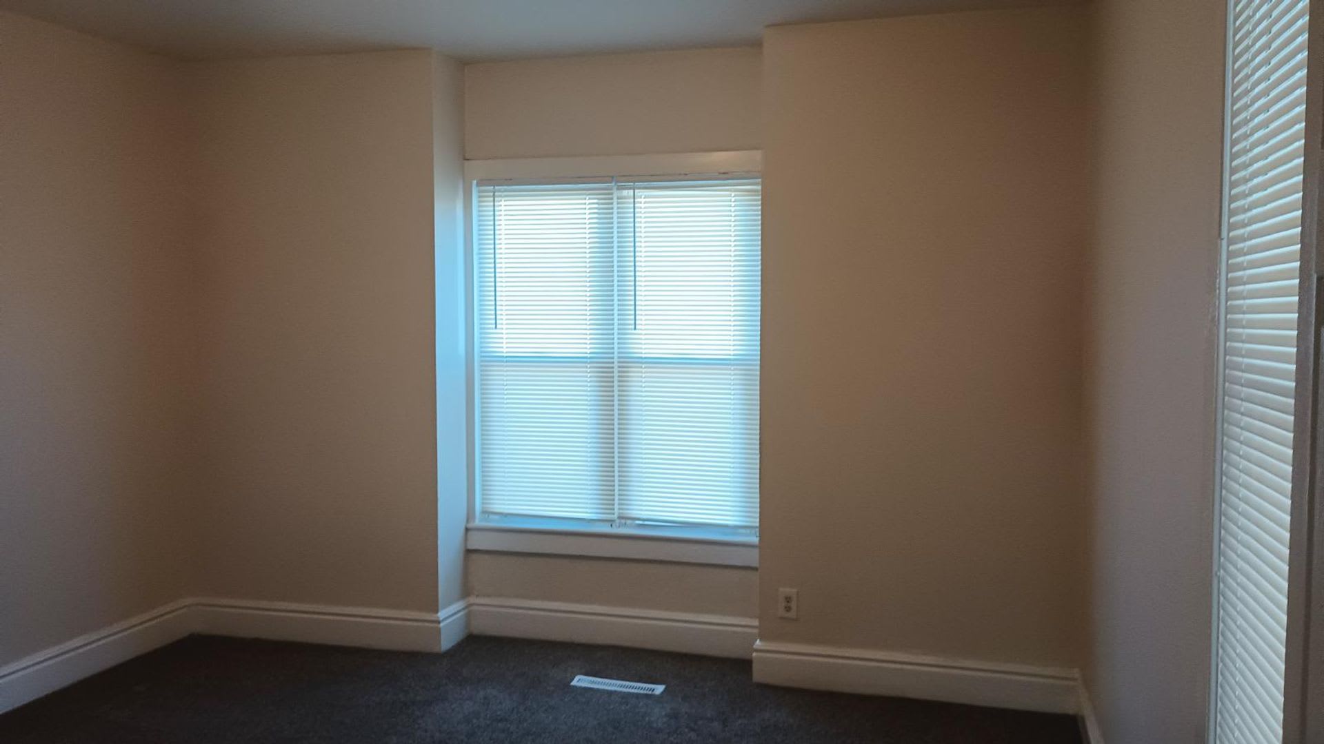 449 Park Ave – photo 5
